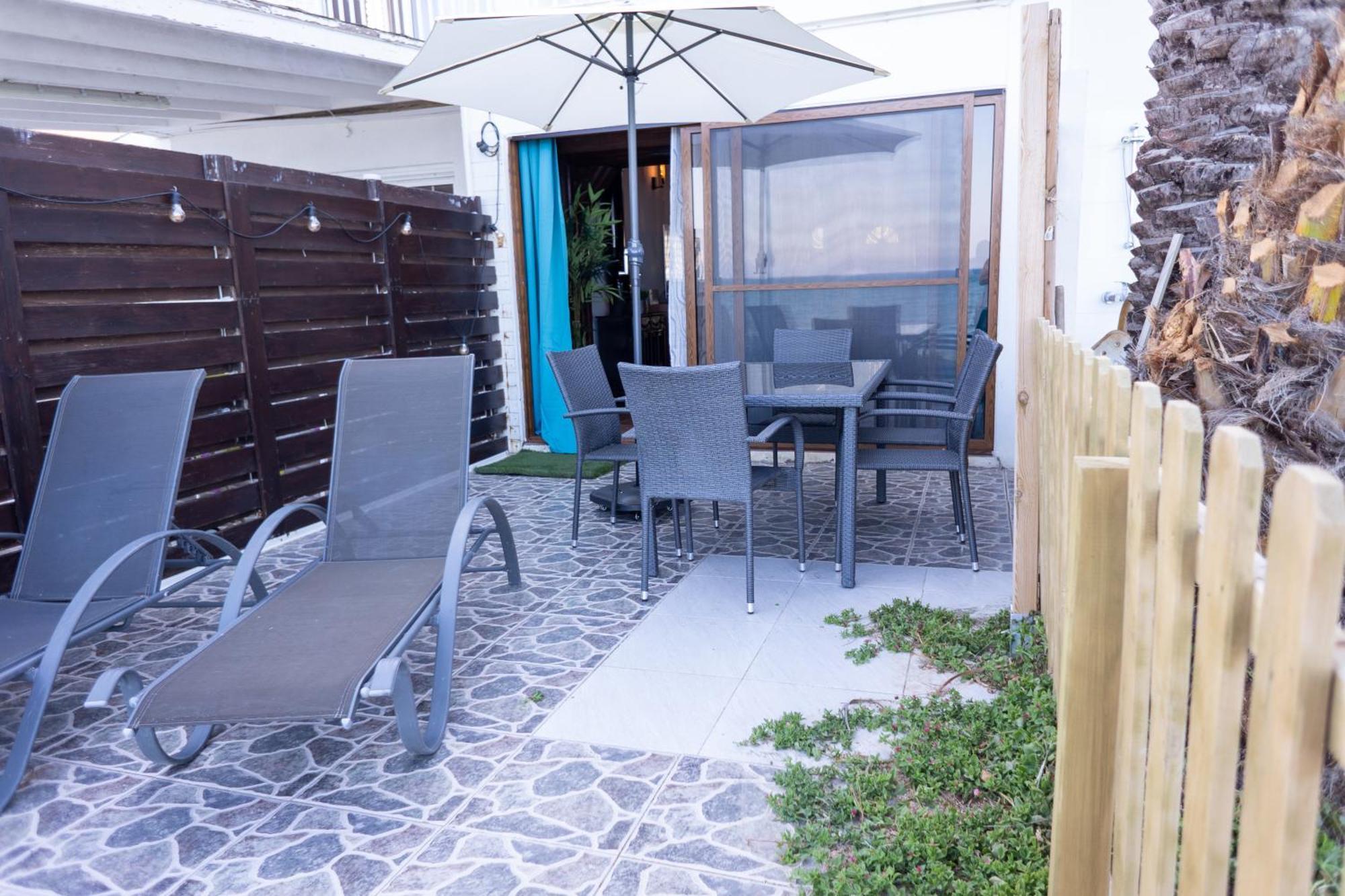 Villa Beach House At Seafront Meneou Exterior foto