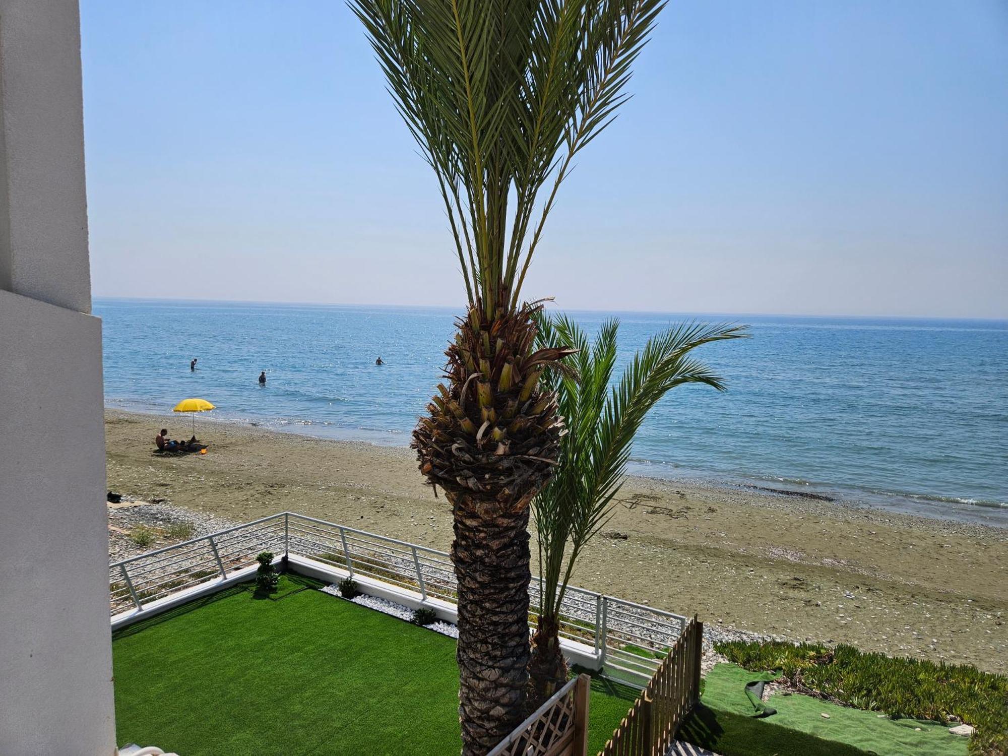 Villa Beach House At Seafront Meneou Exterior foto