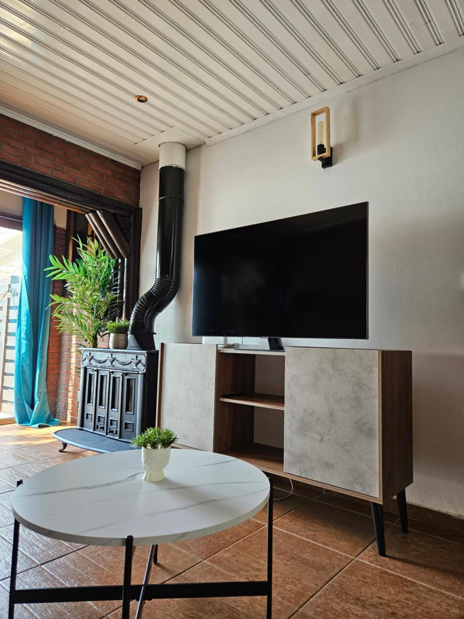Villa Beach House At Seafront Meneou Exterior foto